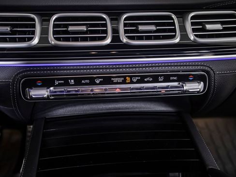 Used 2026 Mercedes-Benz GLS 580 4MATIC image 33