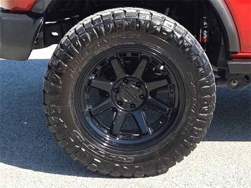 Used 2022 Ford Bronco Wildtrak image 9