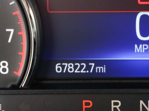 Used 2022 Ford Explorer Limited image 16