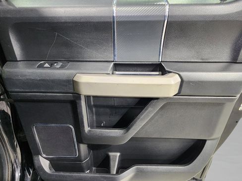 Used 2018 Ford F150 Lariat image 34