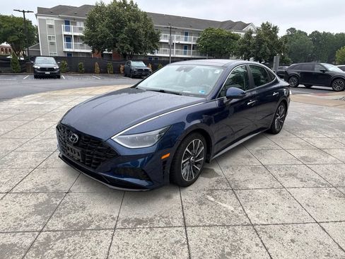 Used 2021 Hyundai Sonata Limited w/ Preferred Accessory Package FWD image 3