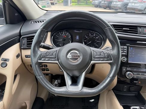 Used 2017 Nissan Rogue SL w/ SL Premium Package FWD image 19