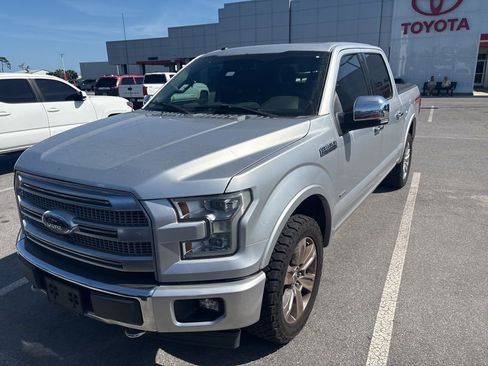 Used 2017 Ford F150 Platinum w/ Equipment Group 701A Luxury AWD/4WD image 9