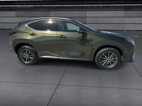 Used 2025 Lexus NX 250 FWD w/ Accessory Package (Z1) image 9