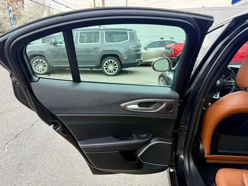 Used 2022 Alfa Romeo Giulia Ti image 20