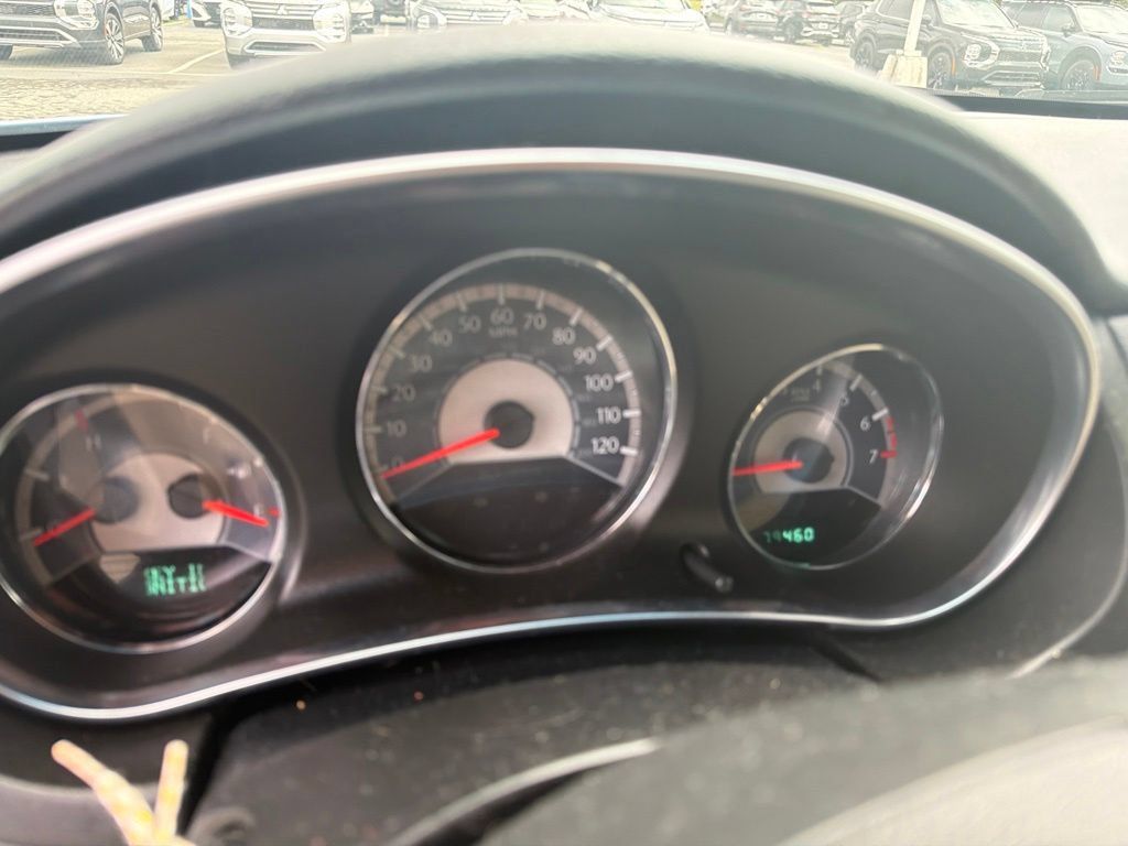 Used 2014 Chrysler 200 Limited FWD image 13