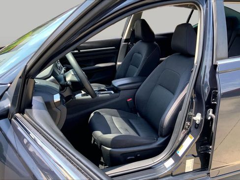 Used 2021 Nissan Altima 2.5 SV FWD image 8