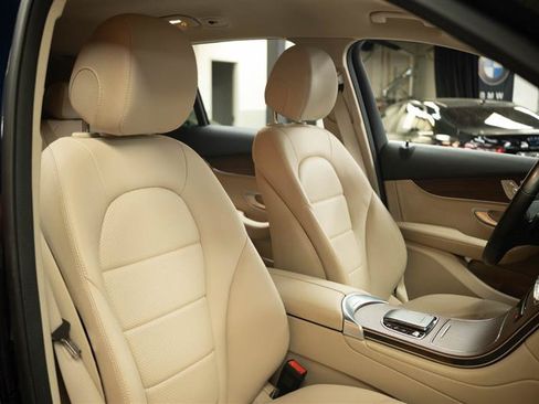 Used 2022 Mercedes-Benz GLC 300 4MATIC image 15