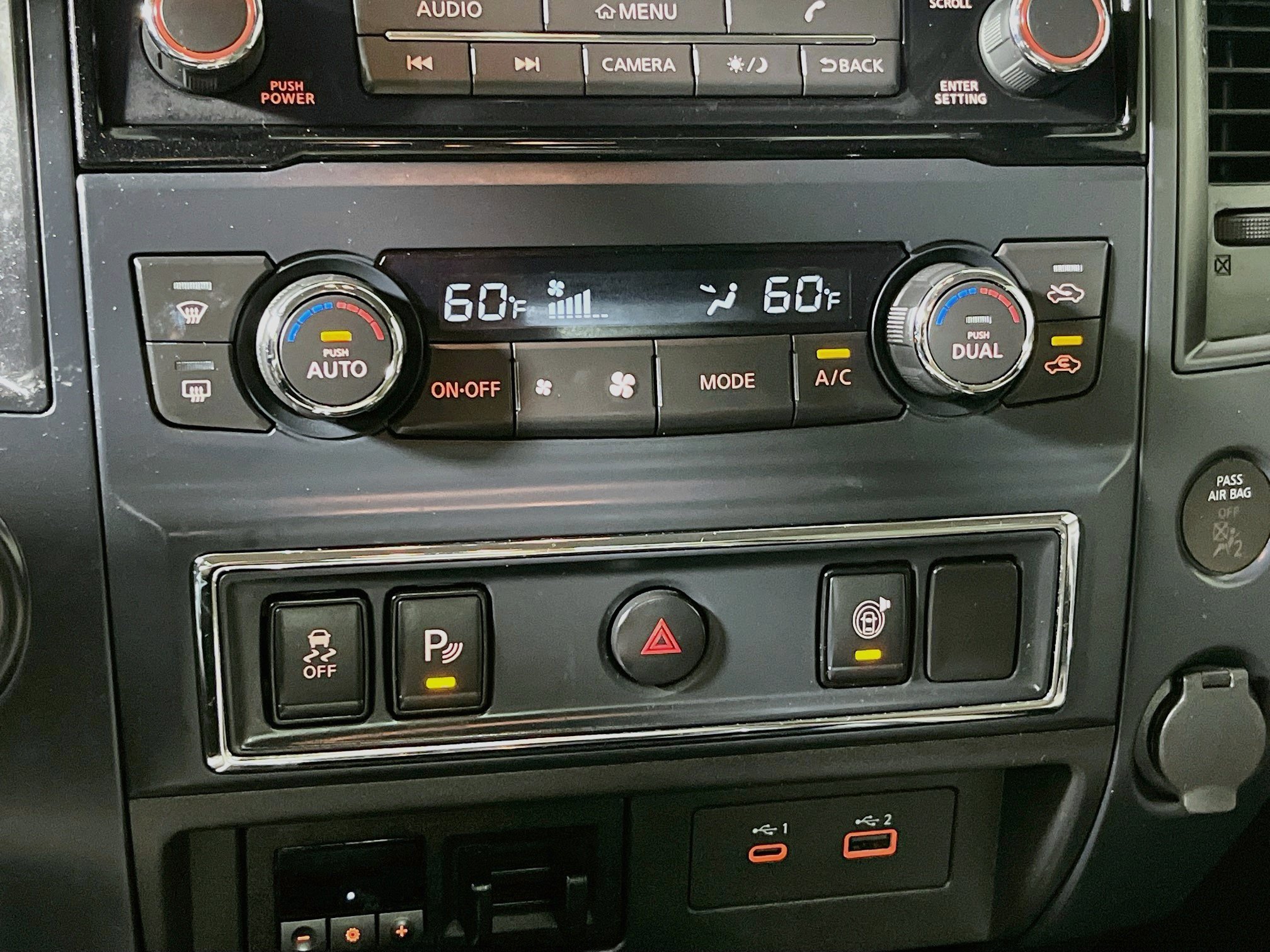 Used 2023 Nissan Titan SV w/ SV Convenience Package RWD image 24