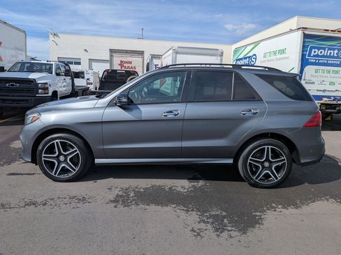 Used 2017 Mercedes-Benz GLE 400 4MATIC image 2
