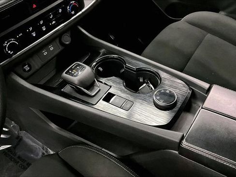 Used 2024 Nissan Rogue S image 16