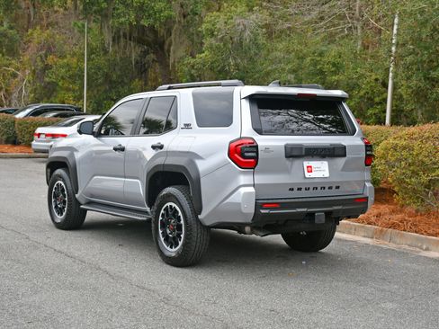 Certified 2025 Toyota 4Runner TRD Off-Road Premium image 3