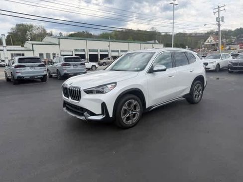 Certified 2023 BMW X1 xDrive28i w/ Convenience Package AWD/4WD image 3