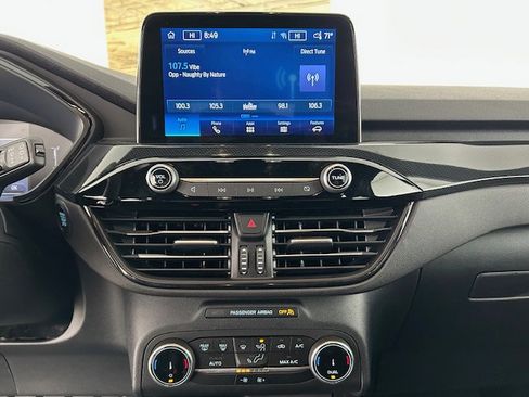 Used 2025 Ford Escape ST-Line w/ Equipment Group 301A FWD image 19