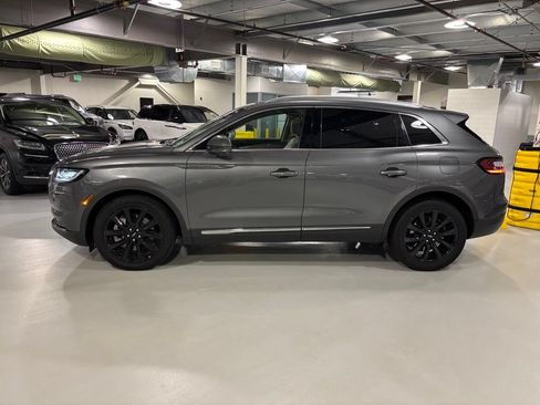 Used 2023 Lincoln Nautilus Reserve w/ Monochromatic Package AWD/4WD image 2