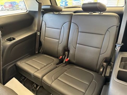 Used 2021 GMC Acadia SLT w/ Elevation Edition AWD/4WD image 23