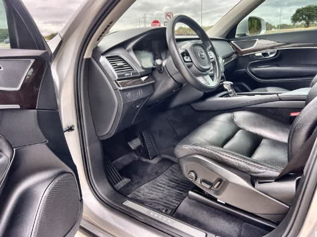 Used 2019 Volvo XC90 T6 Momentum w/ Advanced Package AWD/4WD image 3