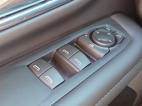 Used 2023 Chevrolet Tahoe LS image 25