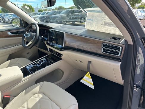 New 2026 Volkswagen Atlas SE FWD image 43