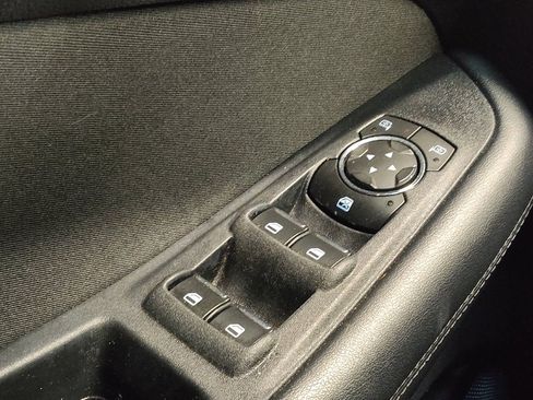 Used 2018 Ford Edge SE FWD image 27