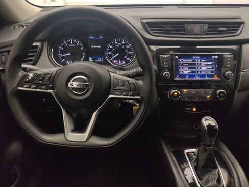 Used 2019 Nissan Rogue S FWD image 22