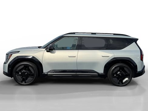 Used 2024 Kia EV9 GT-Line AWD/4WD image 2
