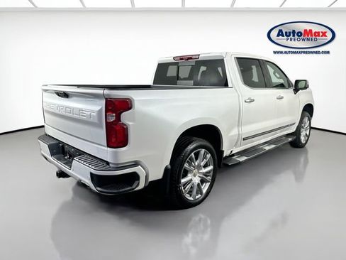Used 2024 Chevrolet Silverado 1500 High Country w/ High Country Premium Package AWD/4WD image 2