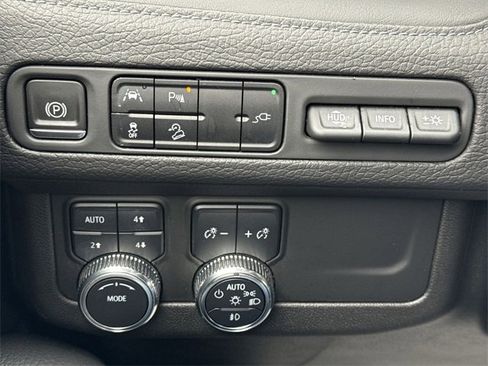 Used 2021 GMC Yukon Denali image 18