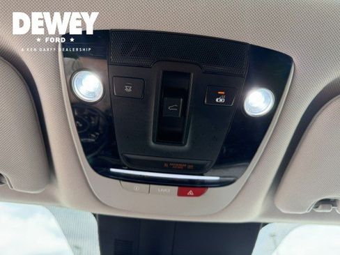 Used 2022 Kia Sorento EX w/ Panoramic Sunroof Package FWD image 18