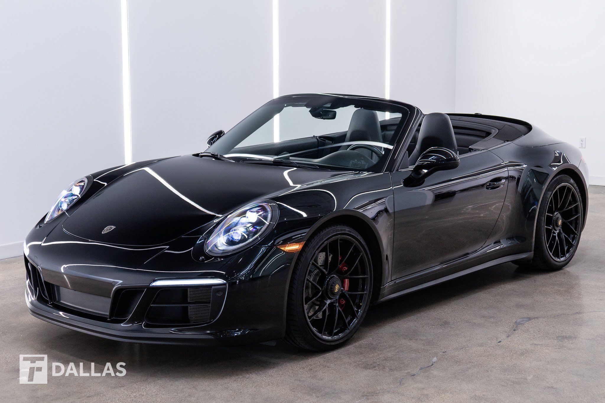 Used 2017 Porsche 911 Carrera GTS RWD image 2