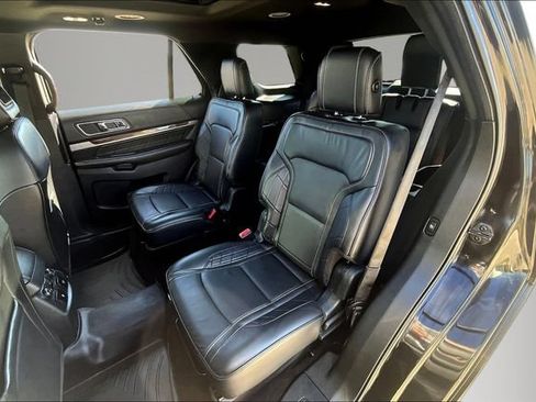 Used 2019 Ford Explorer Platinum AWD/4WD image 22