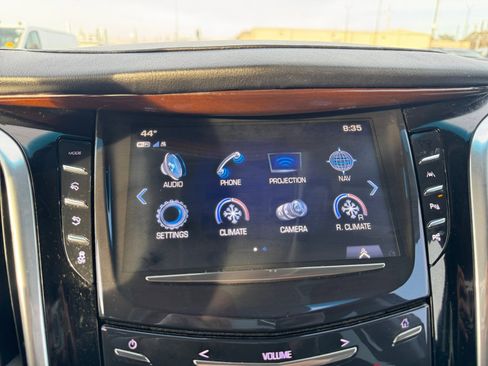 Used 2020 Cadillac Escalade ESV Luxury image 20