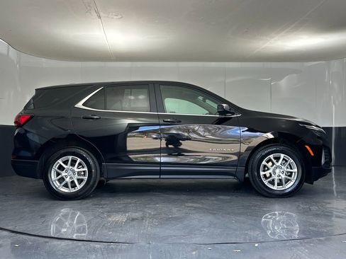 Used 2024 Chevrolet Equinox LT image 2