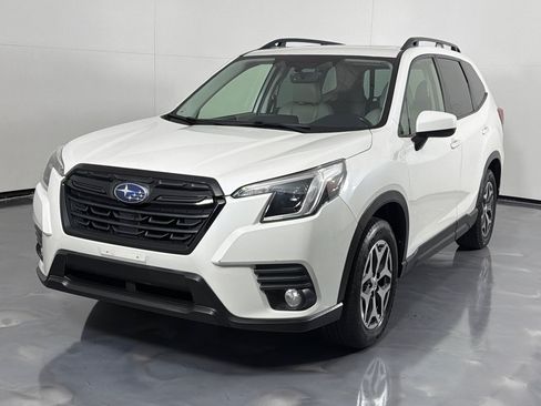 Used 2022 Subaru Forester Premium AWD/4WD image 10