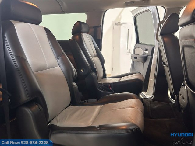 Used 2007 Chevrolet Suburban LT w/ LT Preferred Equipment Group AWD/4WD image 27