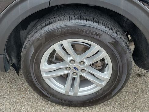 Used 2024 Ford Explorer XLT w/ Equipment Group 202A AWD/4WD image 28