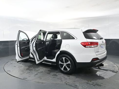 Used 2016 Kia Sorento EX image 32
