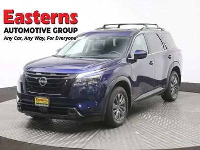 Used 2023 Nissan Pathfinder SV w/ SV Premium Package
