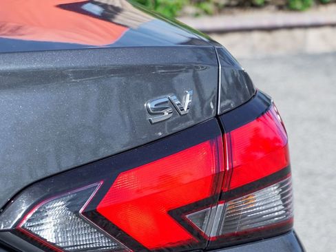 Used 2021 Nissan Versa SV image 41