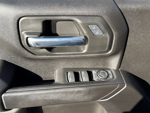 Used 2025 Chevrolet Silverado 2500 Custom w/ Custom Value Package image 28