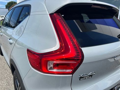 Used 2025 Volvo XC40 B5 Core AWD/4WD image 11