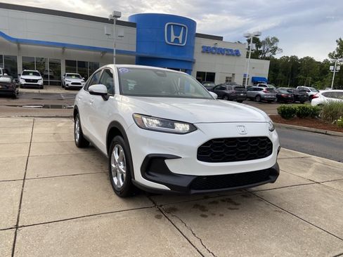 Used 2025 Honda HR-V LX image 2