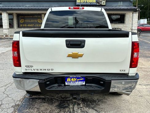 Used 2013 Chevrolet Silverado 1500 LTZ w/ LTZ White Diamond Edition AWD/4WD image 5