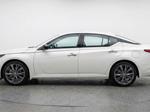 Used 2025 Nissan Altima 2.5 SV image 5