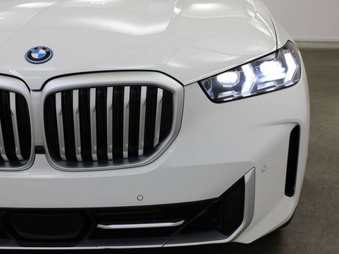 Used 2025 BMW X5 xDrive50e AWD/4WD image 8