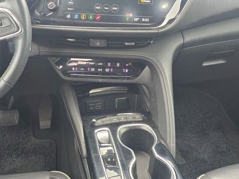 Used 2022 Buick Envision Avenir w/ Technology Package II image 17