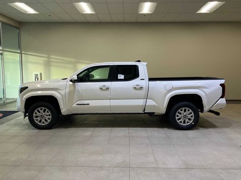 New 2026 Toyota Tacoma SR5 AWD/4WD image 3
