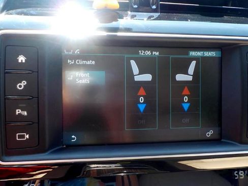 Used 2018 Jaguar F-PACE Prestige image 18