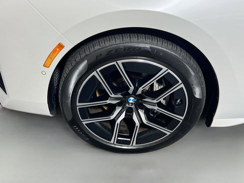 Used 2024 BMW 740i image 13