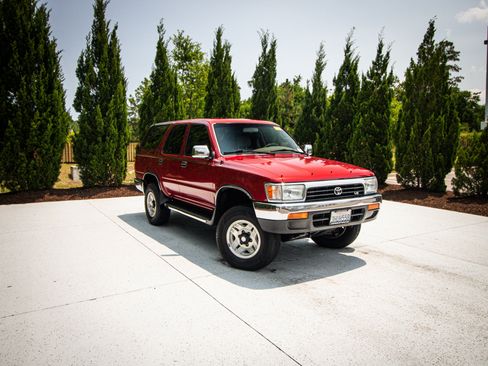 Used 1995 Toyota 4Runner SR5 AWD/4WD image 2